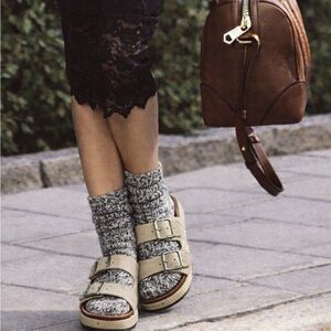 Mia two strap slides sandals in beige taupe sz. 9 Birkenstock style